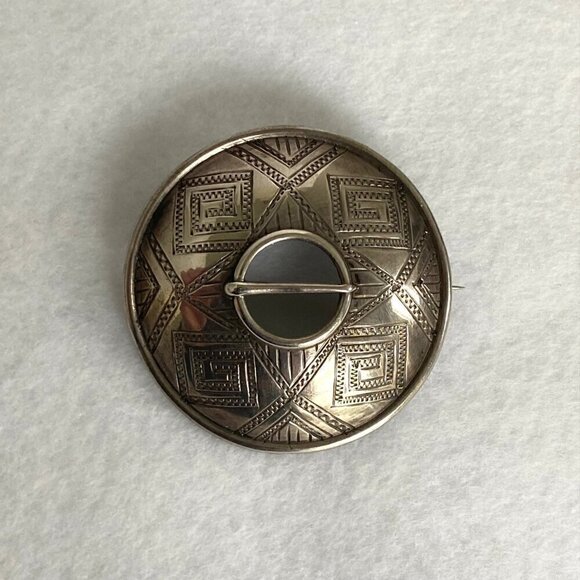 VTG 813H Silver Finland Kultateollisuus Ky Modernist 1.55" Round Domed Brooch - Picture 5 of 16